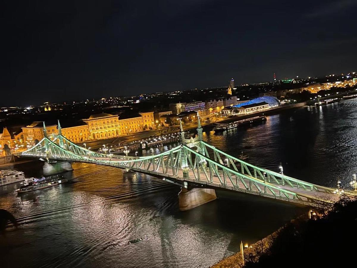 Budapest Downtown Andrassy Bagian luar foto